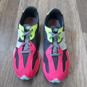 New Balance 327 sneakers